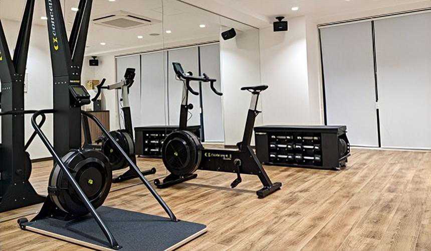 62岁周星驰未婚原因曝光，并不是因为朱茵，而是终身难忘的她