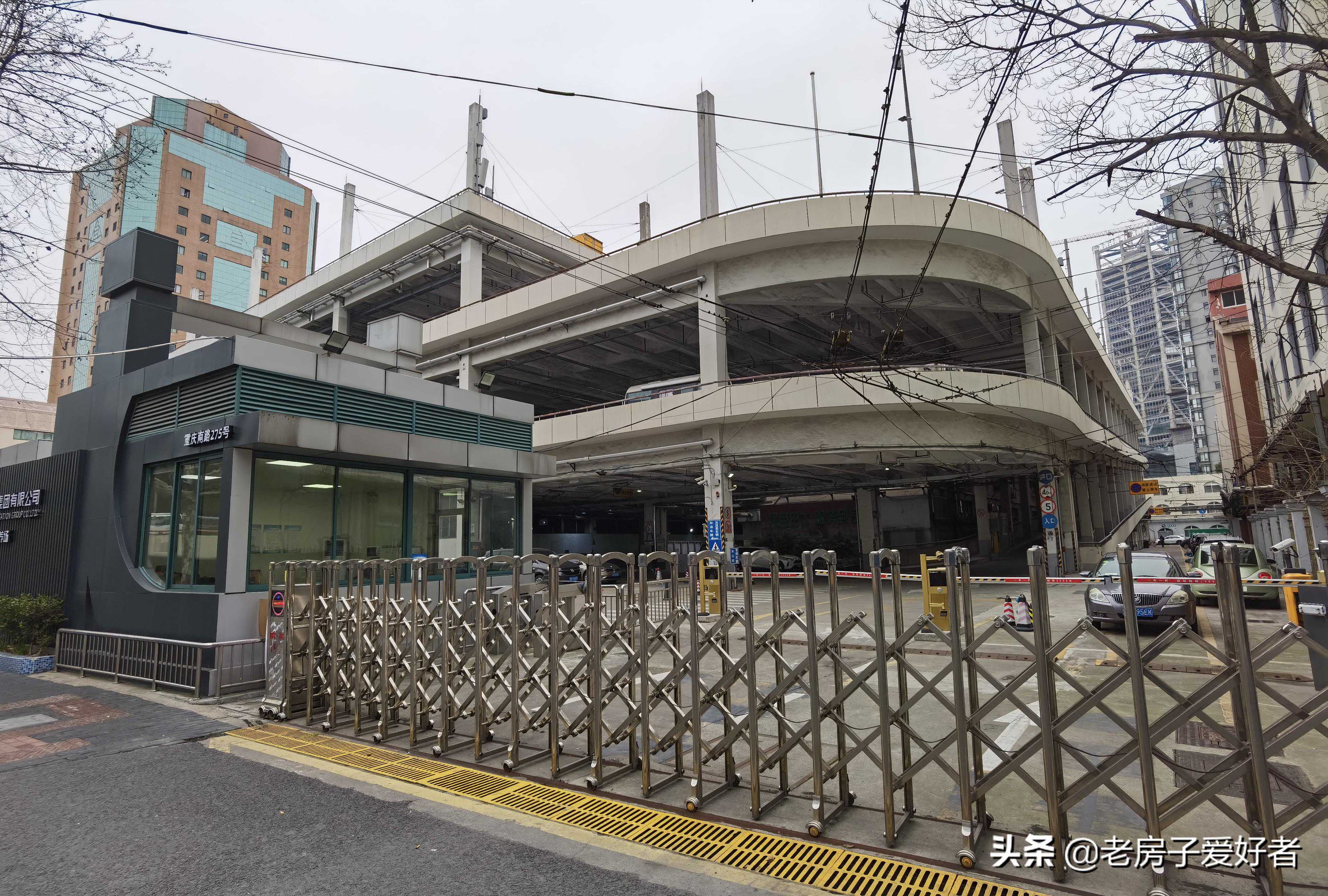 属兔人必看！4月11日运势爆发：城市褶皱里藏着的温柔神谕