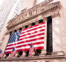 奥斯卡颁奖礼“小李”手露红绳 秦阳明解读寓意为何